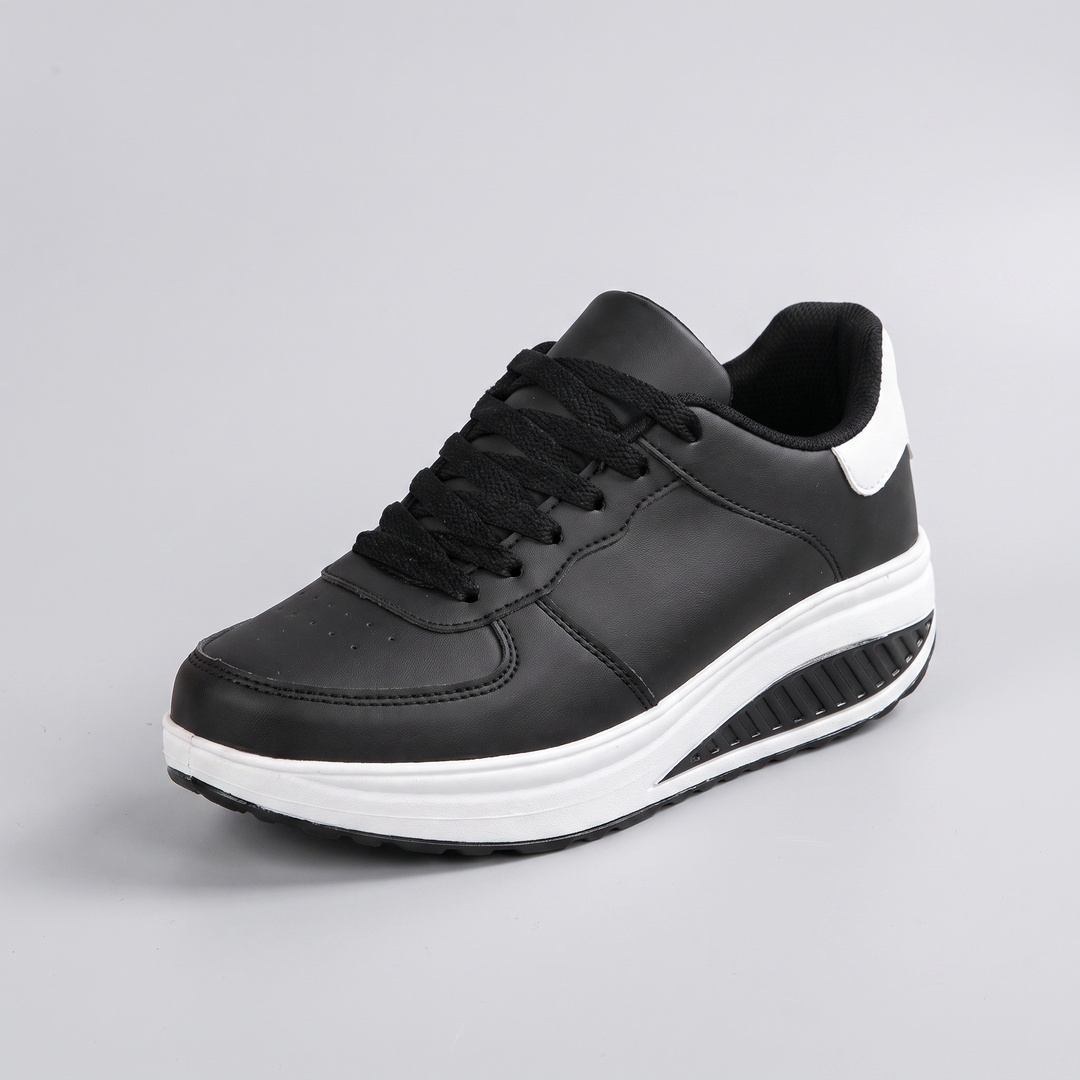 CHLOE LACE-UP TrainerS