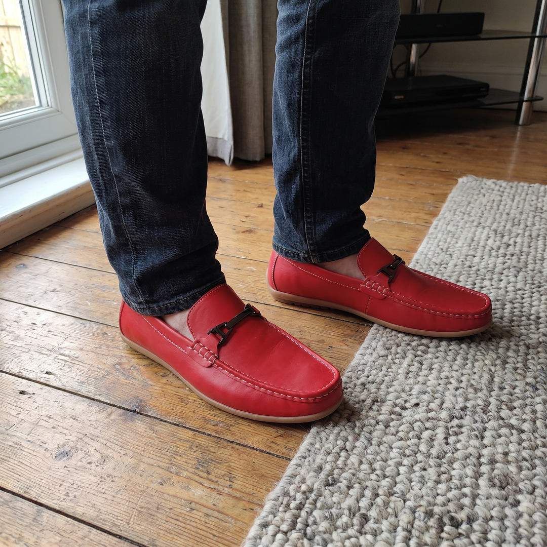 CLASSIC LEATHER LOAFERS